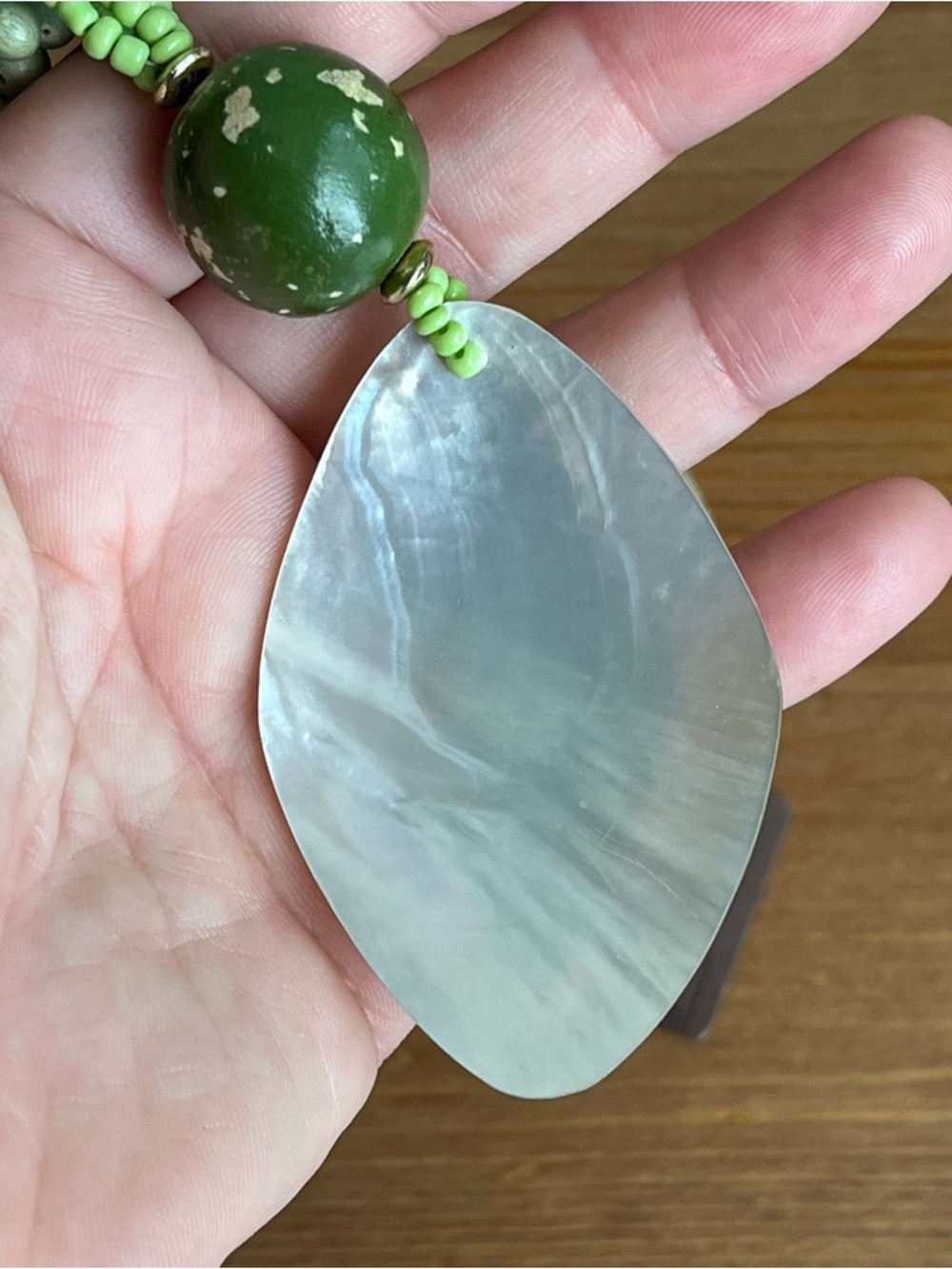 Calamansi Handcrafted artisan necklace beads mother-of-pearl pendant shell - Picture 10 of 10